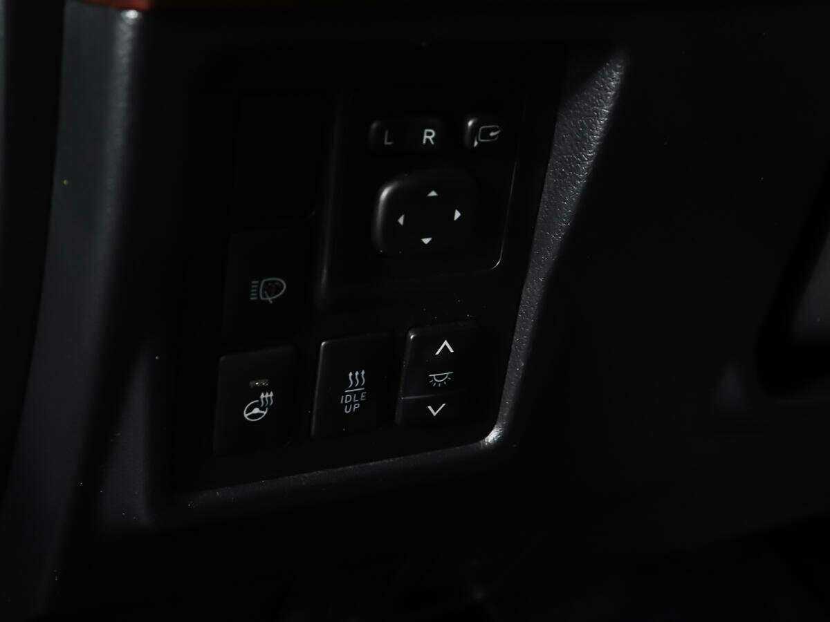 Toyota Land Cruiser Prado 2015 года с пробегом. Фото: #17