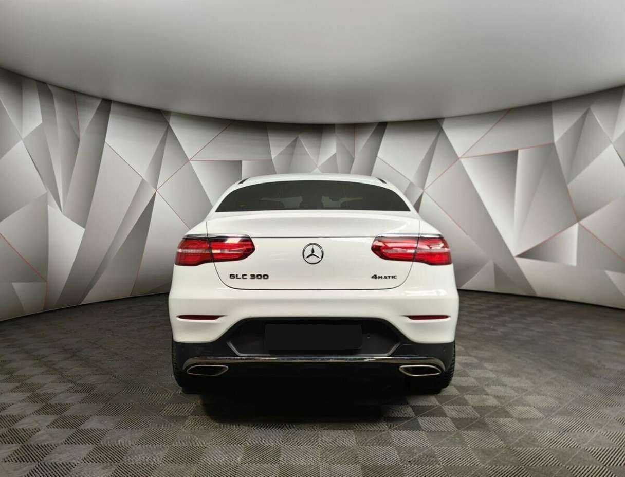 Mercedes-Benz GLC Coupe 2017 года с пробегом. Фото: #7