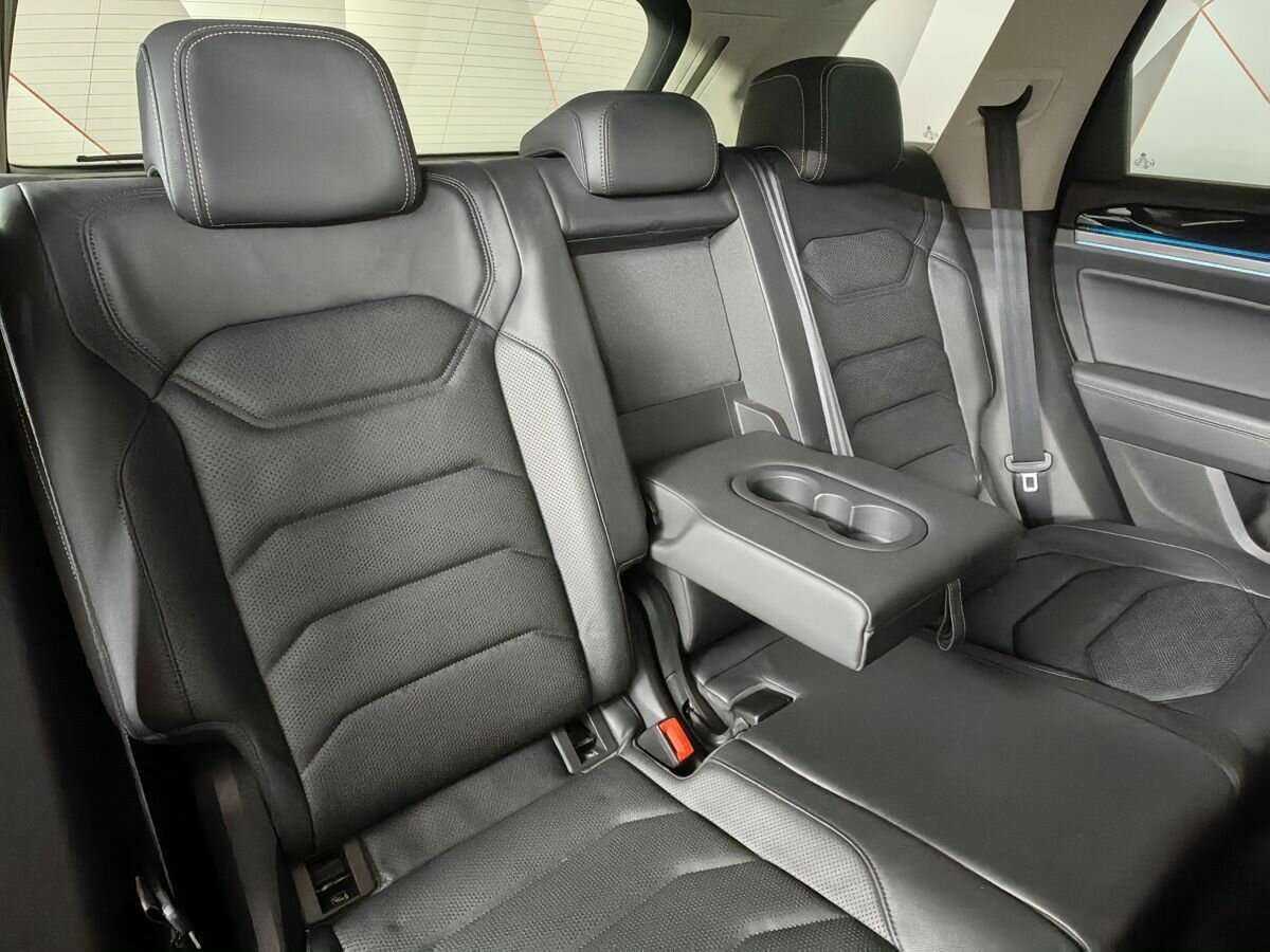 Volkswagen Touareg 2019 года с пробегом. Фото: #12