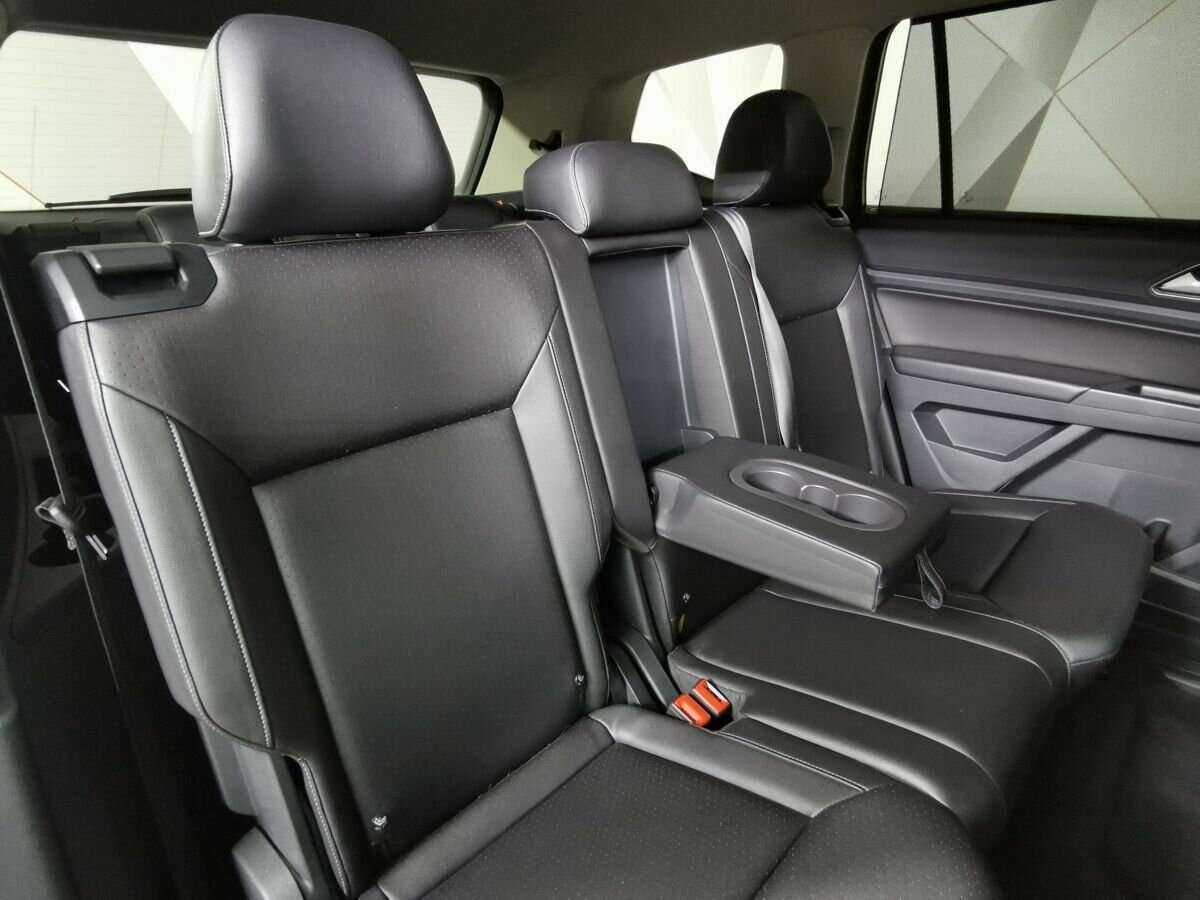 Volkswagen Teramont 2018 года с пробегом. Фото: #12