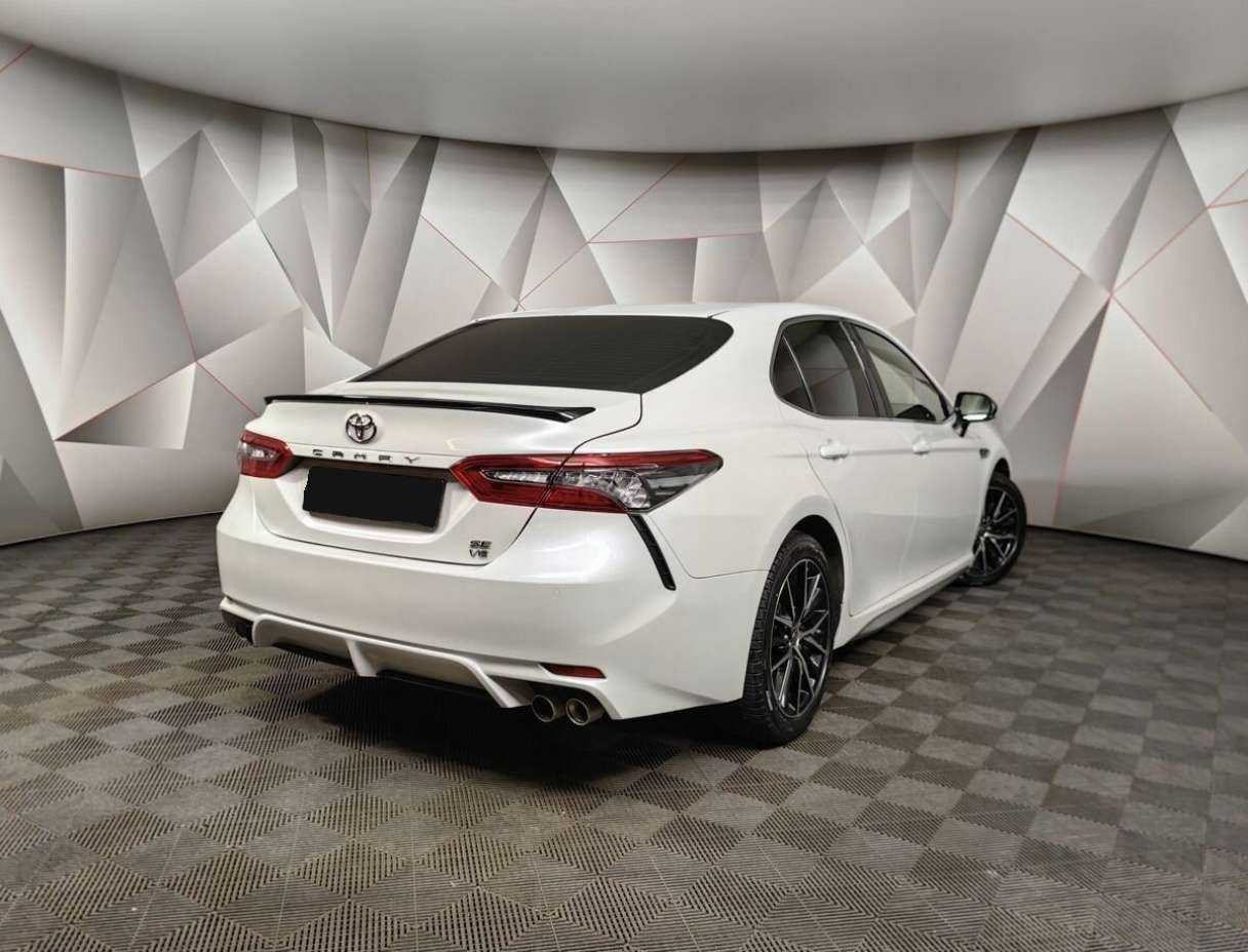 Toyota Camry 2022 года с пробегом. Фото: #1