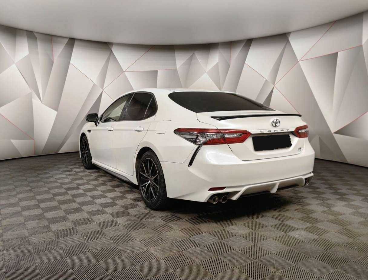 Toyota Camry 2022 года с пробегом. Фото: #3
