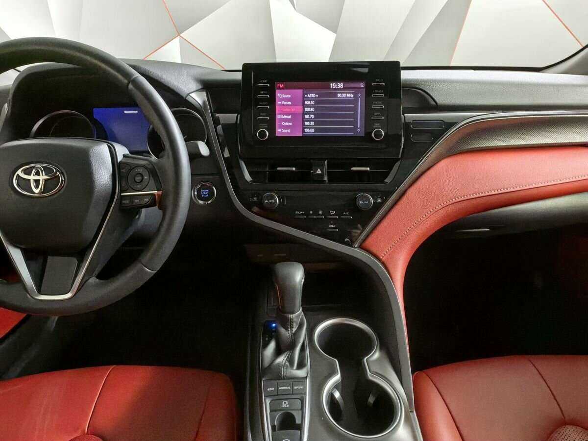 Toyota Camry 2022 года с пробегом. Фото: #10