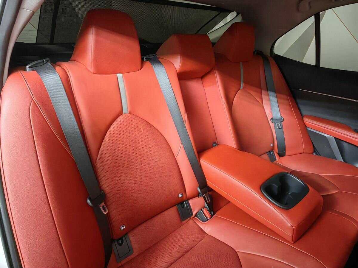 Toyota Camry 2022 года с пробегом. Фото: #12
