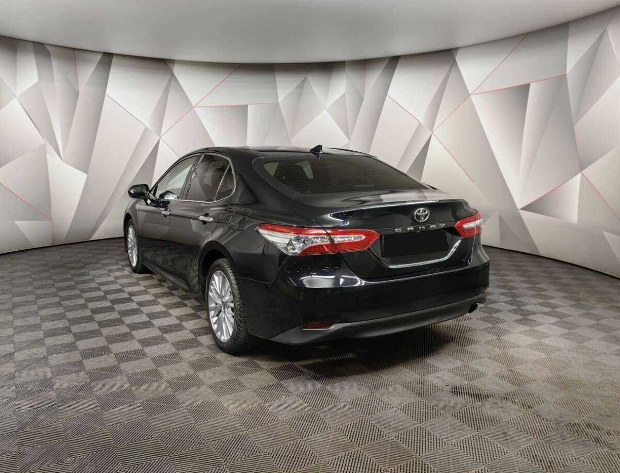 Toyota Camry 2020 года с пробегом. Фото: #2