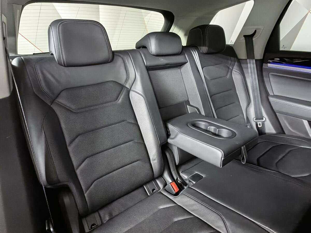 Volkswagen Touareg 2019 года с пробегом. Фото: #12