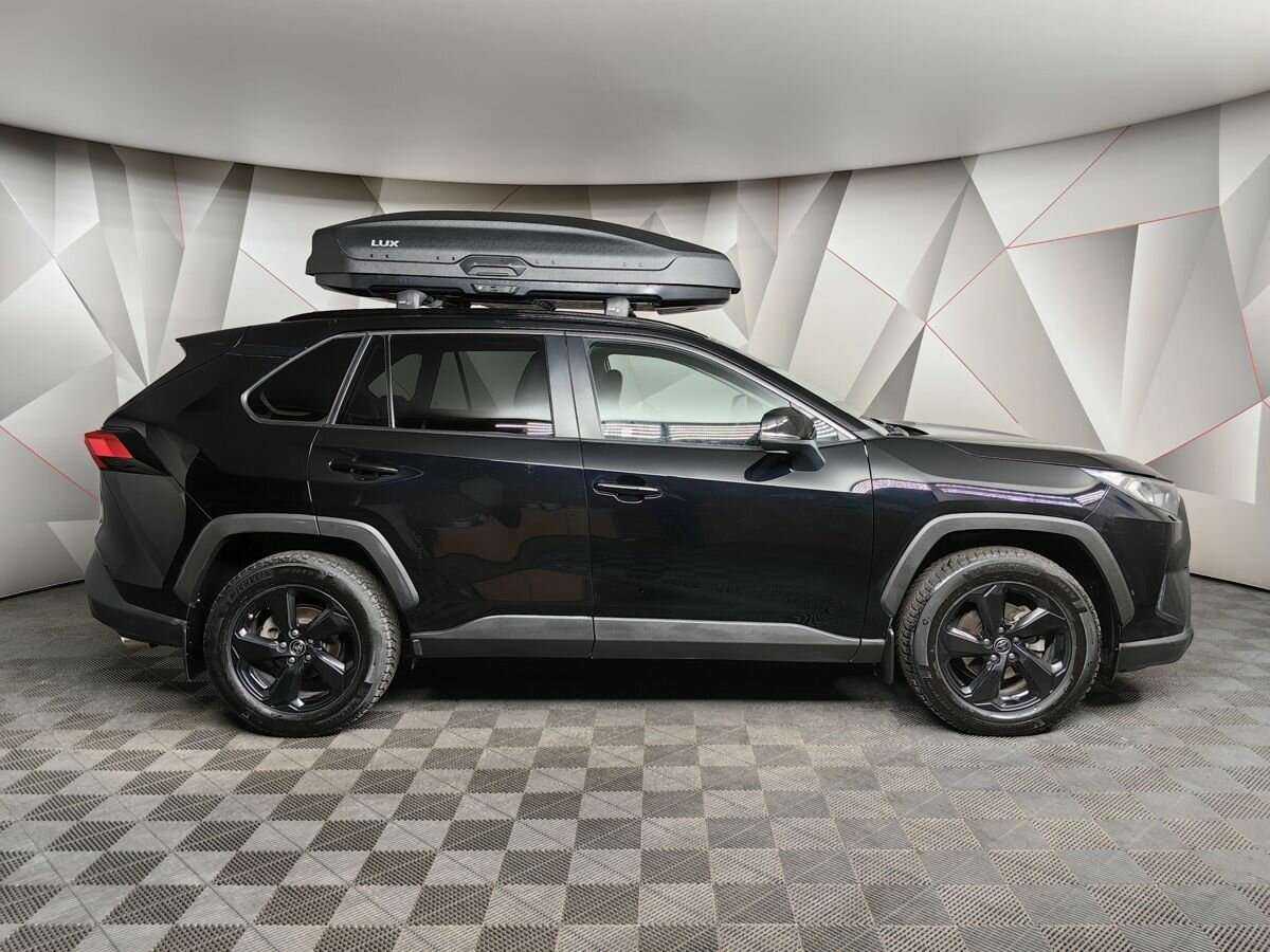 Toyota RAV4 2021 года с пробегом. Фото: #5