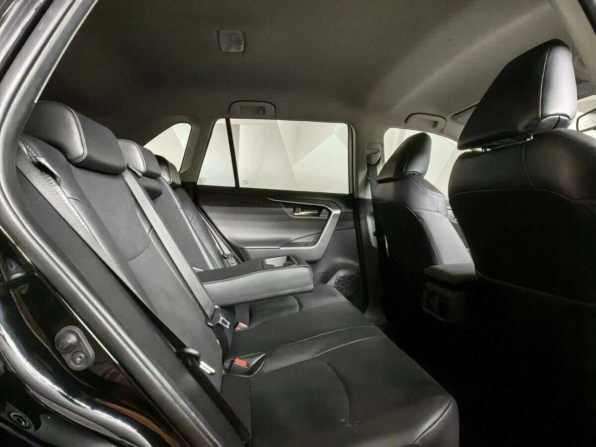 Toyota RAV4 2021 года с пробегом. Фото: #11