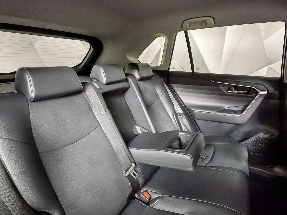 Toyota RAV4 2021 года с пробегом. Фото: #12