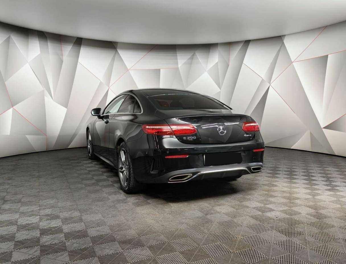 Mercedes-Benz E-Класс 2018 года с пробегом. Фото: #2