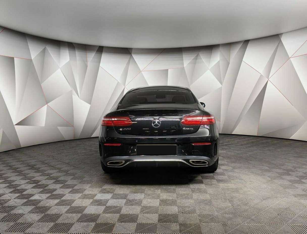 Mercedes-Benz E-Класс 2018 года с пробегом. Фото: #6