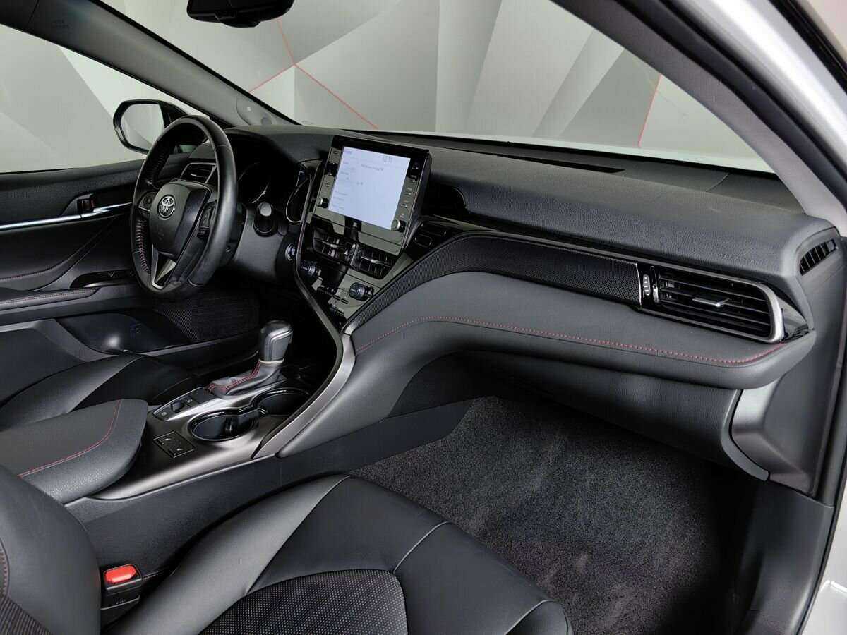Toyota Camry 2021 года с пробегом. Фото: #8