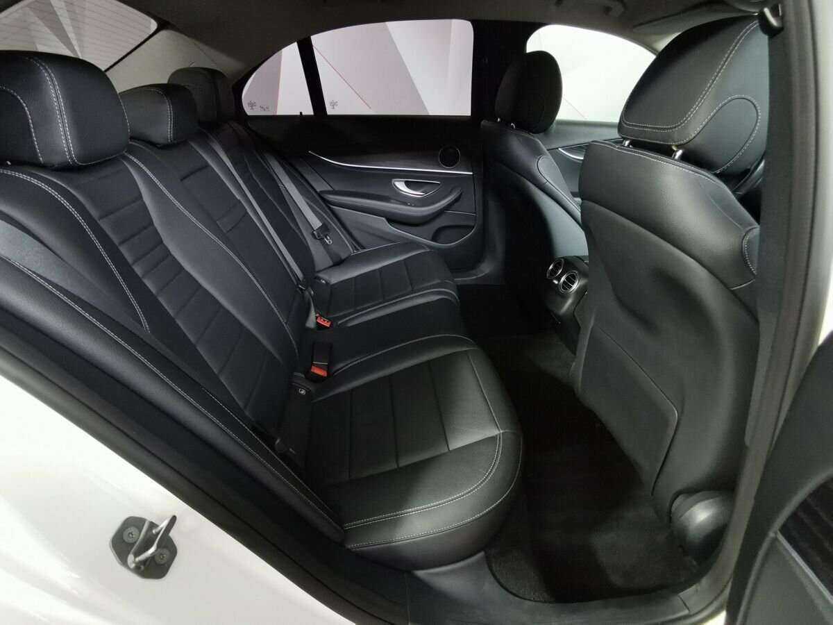 Mercedes-Benz E-Класс 2017 года с пробегом. Фото: #11