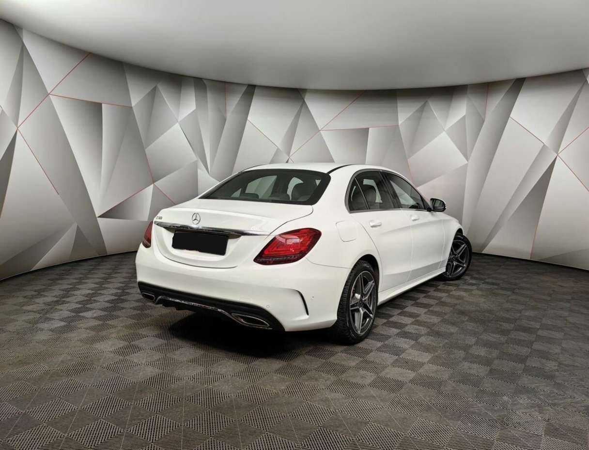 Mercedes-Benz C-Класс 2020 года с пробегом. Фото: #1
