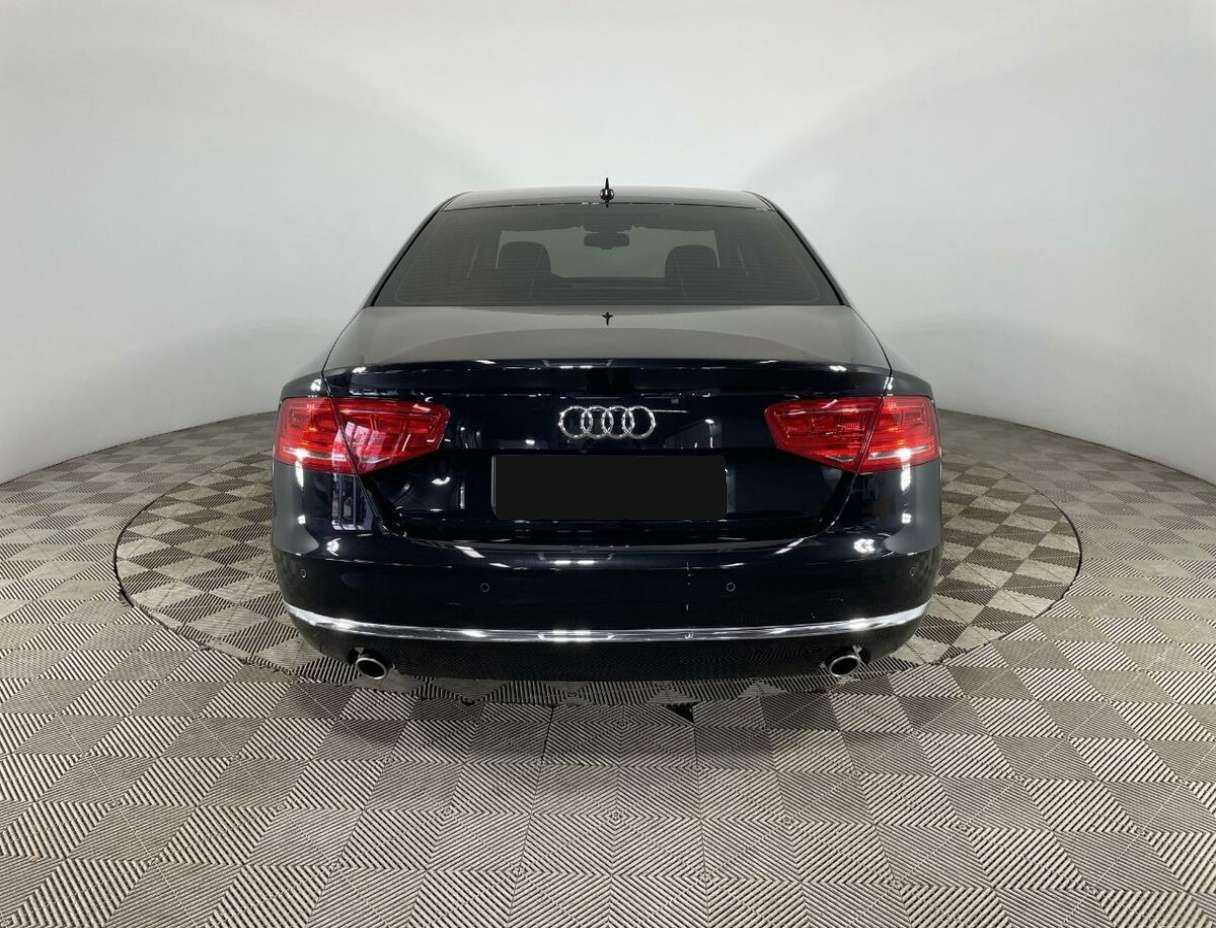 Audi A8 2011 года с пробегом. Фото: #2