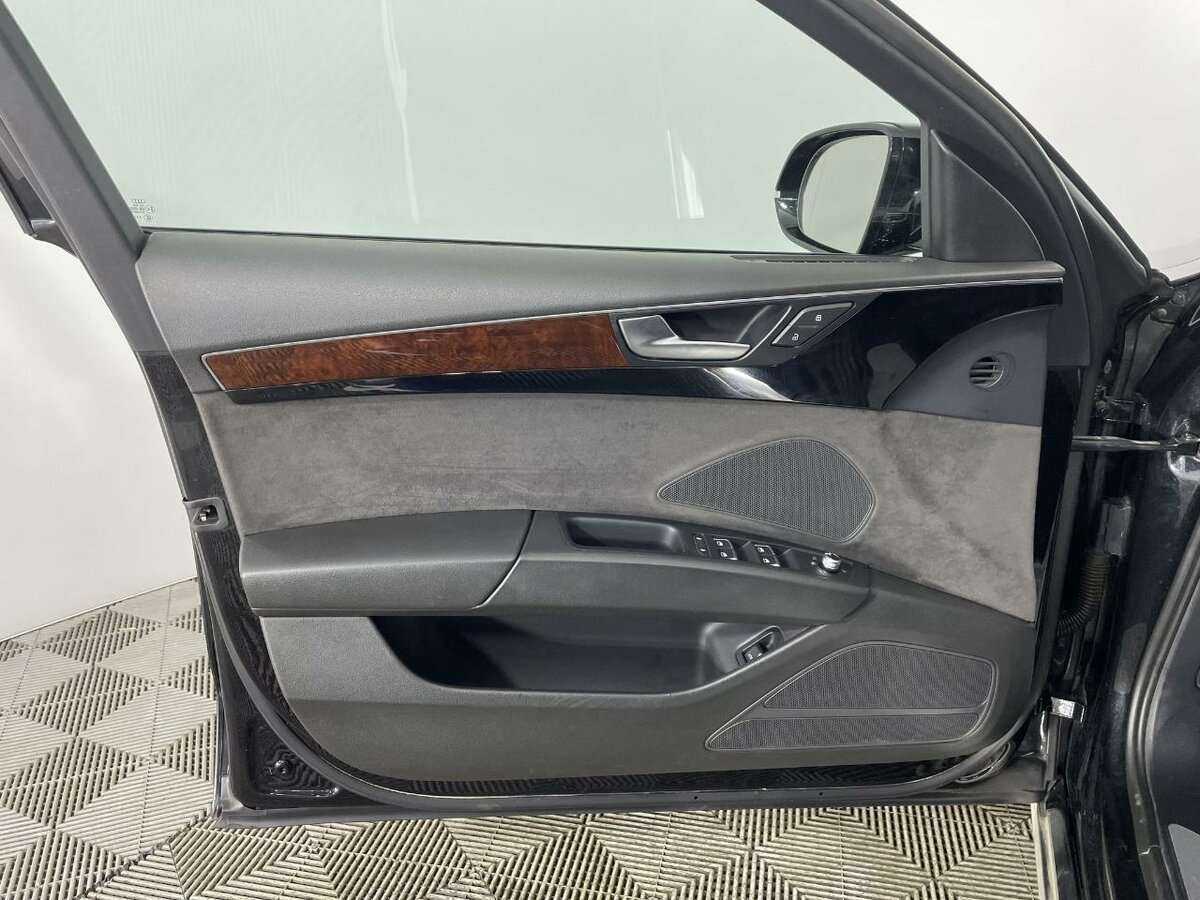 Audi A8 2011 года с пробегом. Фото: #7