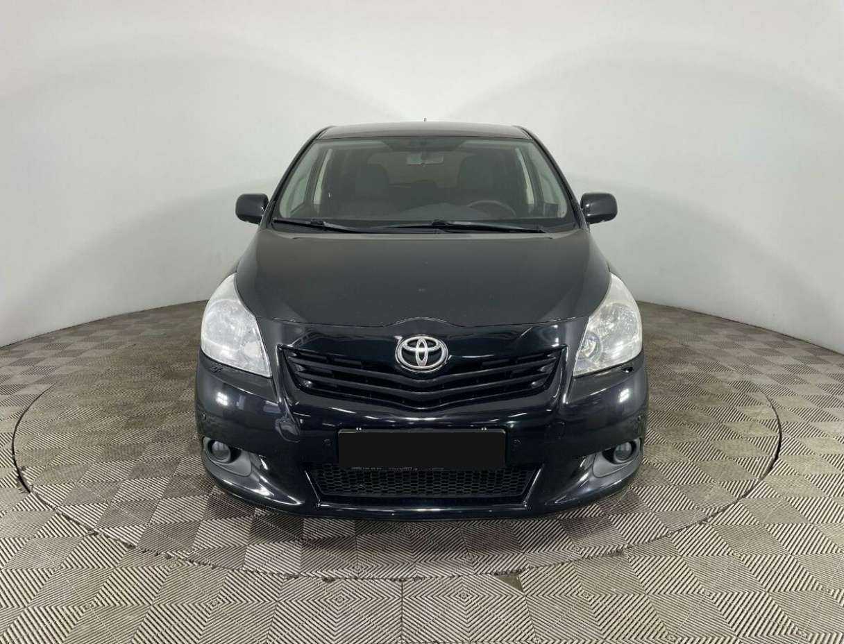 Toyota Verso 2011 года с пробегом. Фото: #1