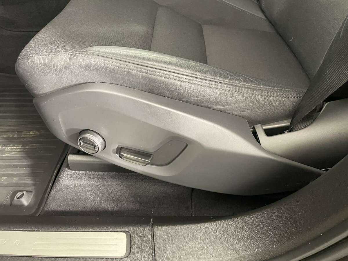 Volvo XC60 2019 года с пробегом. Фото: #9