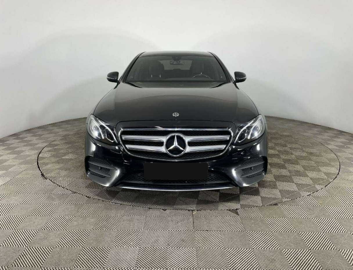 Mercedes-Benz E-Класс 2019 года с пробегом. Фото: #1