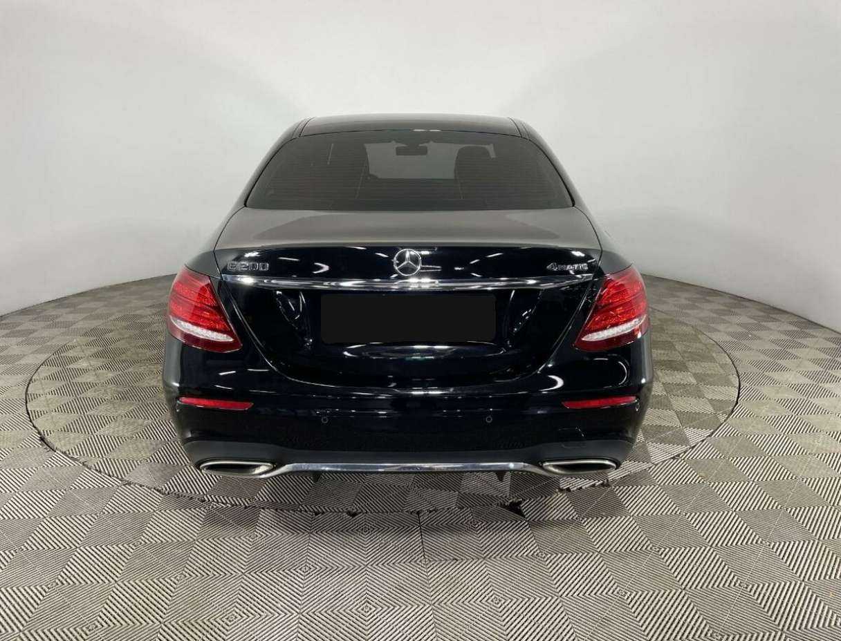 Mercedes-Benz E-Класс 2019 года с пробегом. Фото: #2