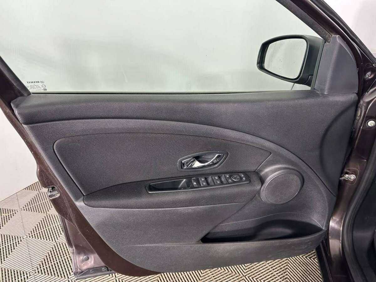 Renault Fluence 2014 года с пробегом. Фото: #7