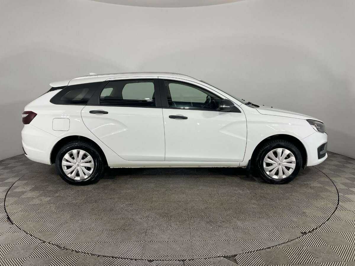 Lada (ВАЗ) Vesta 2023 года с пробегом. Фото: #3