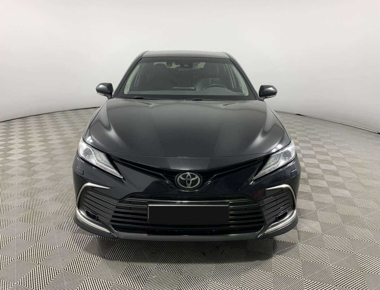 Toyota Camry 2021 года с пробегом. Фото: #1