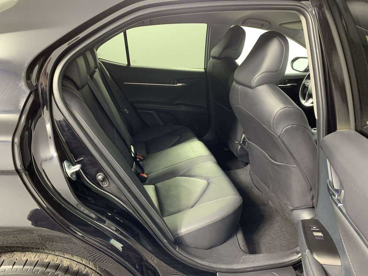 Toyota Camry 2021 года с пробегом. Фото: #13