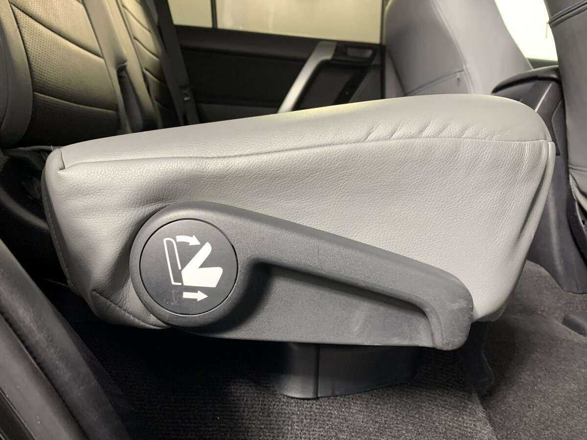 Toyota Land Cruiser Prado 2021 года с пробегом. Фото: #17