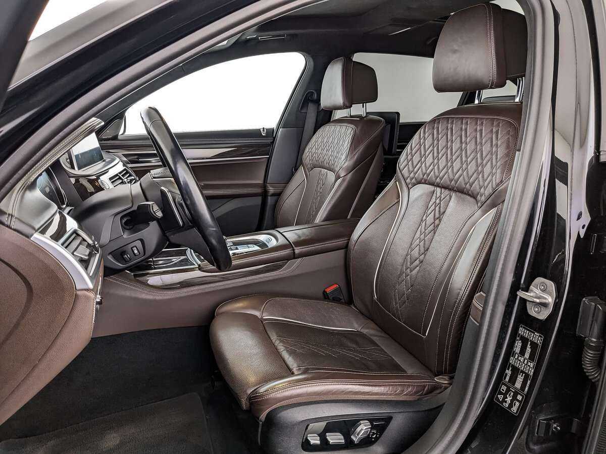 BMW 7 серии 2017 года с пробегом. Фото: #14