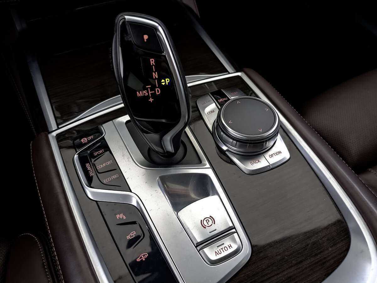 BMW 7 серии 2017 года с пробегом. Фото: #20