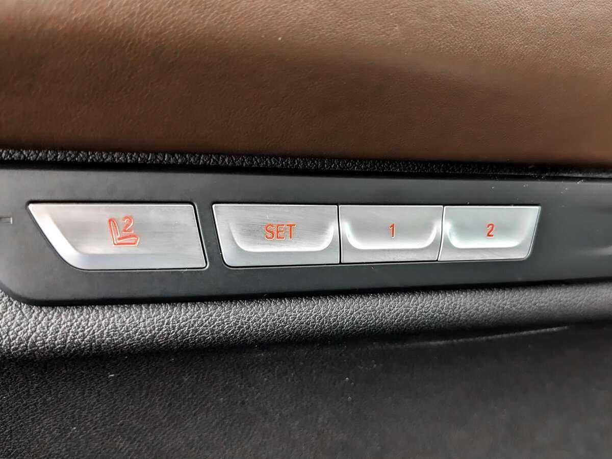 BMW 7 серии 2016 года с пробегом. Фото: #14