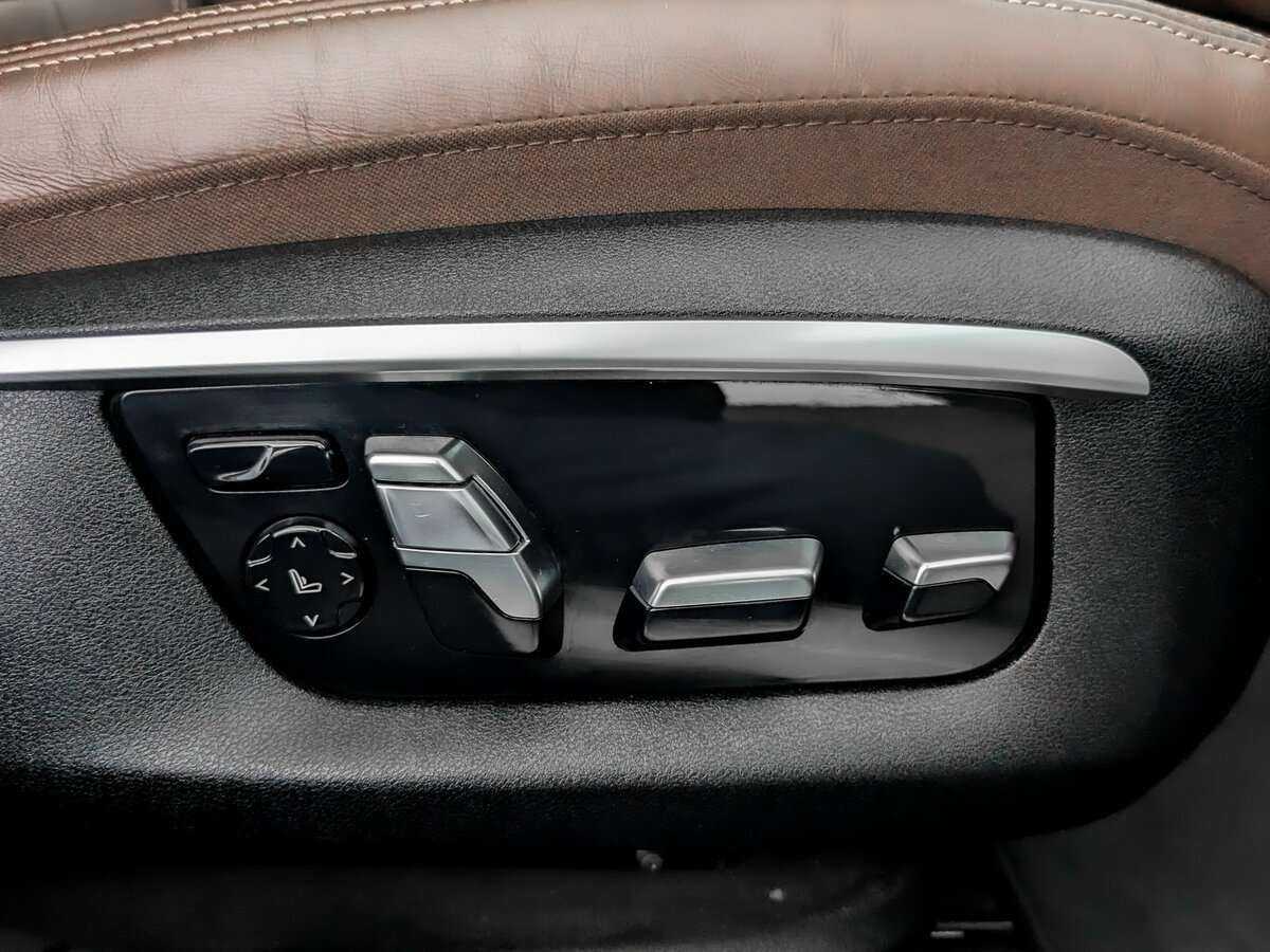 BMW 7 серии 2016 года с пробегом. Фото: #18