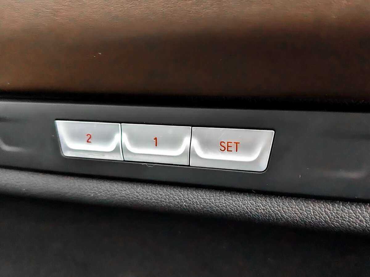 BMW 7 серии 2016 года с пробегом. Фото: #19