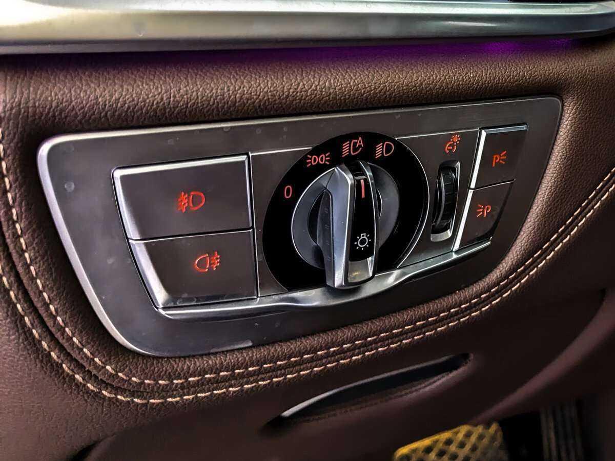 BMW 7 серии 2016 года с пробегом. Фото: #23