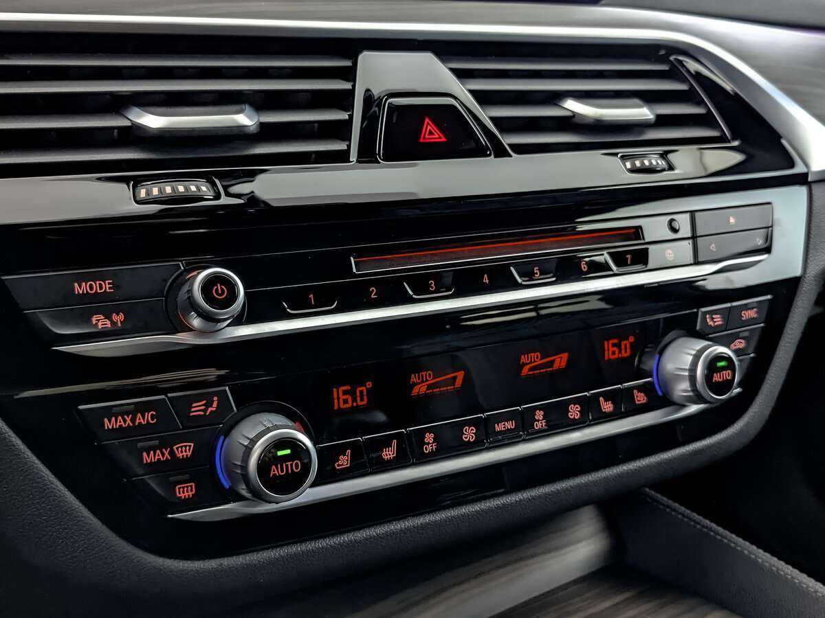 BMW 5 серии 2019 года с пробегом. Фото: #14