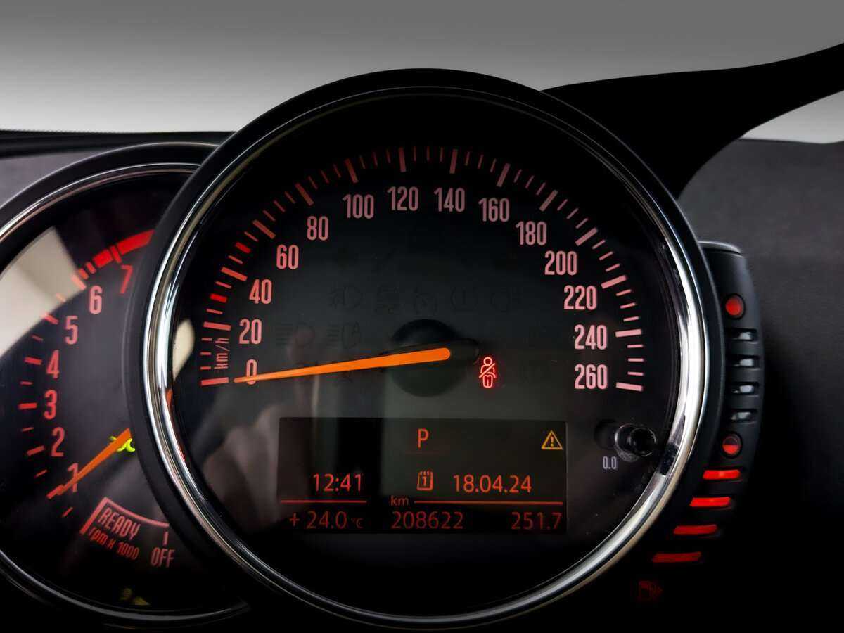 Mini Clubman 2017 года с пробегом. Фото: #10