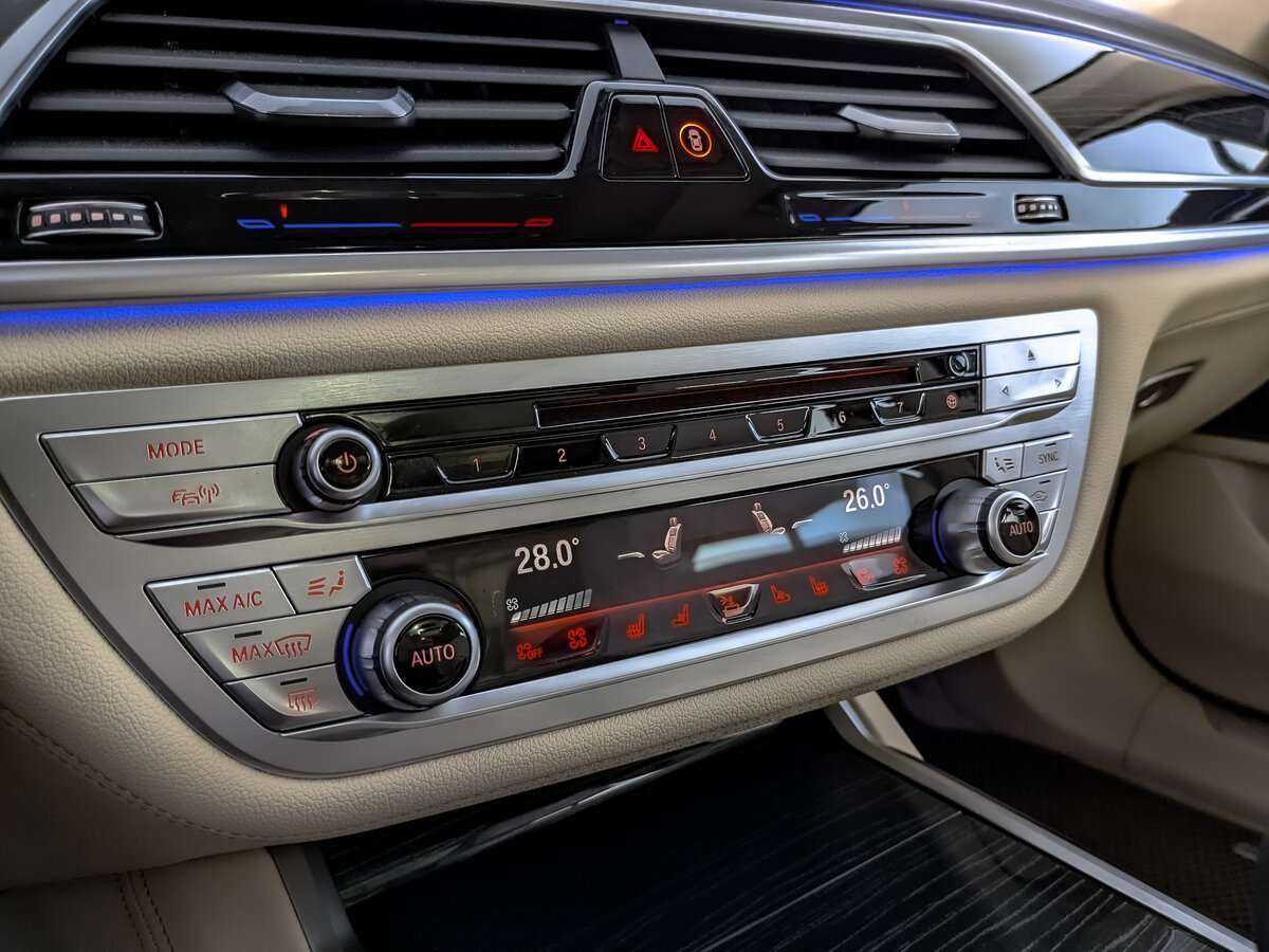 BMW 7 серии 2021 года с пробегом. Фото: #14