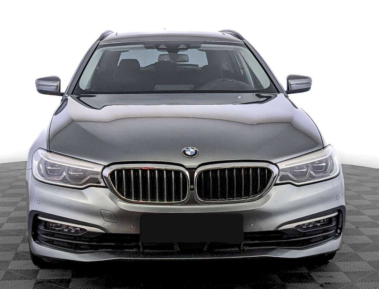 BMW 5 серии 2019 года с пробегом. Фото: #1