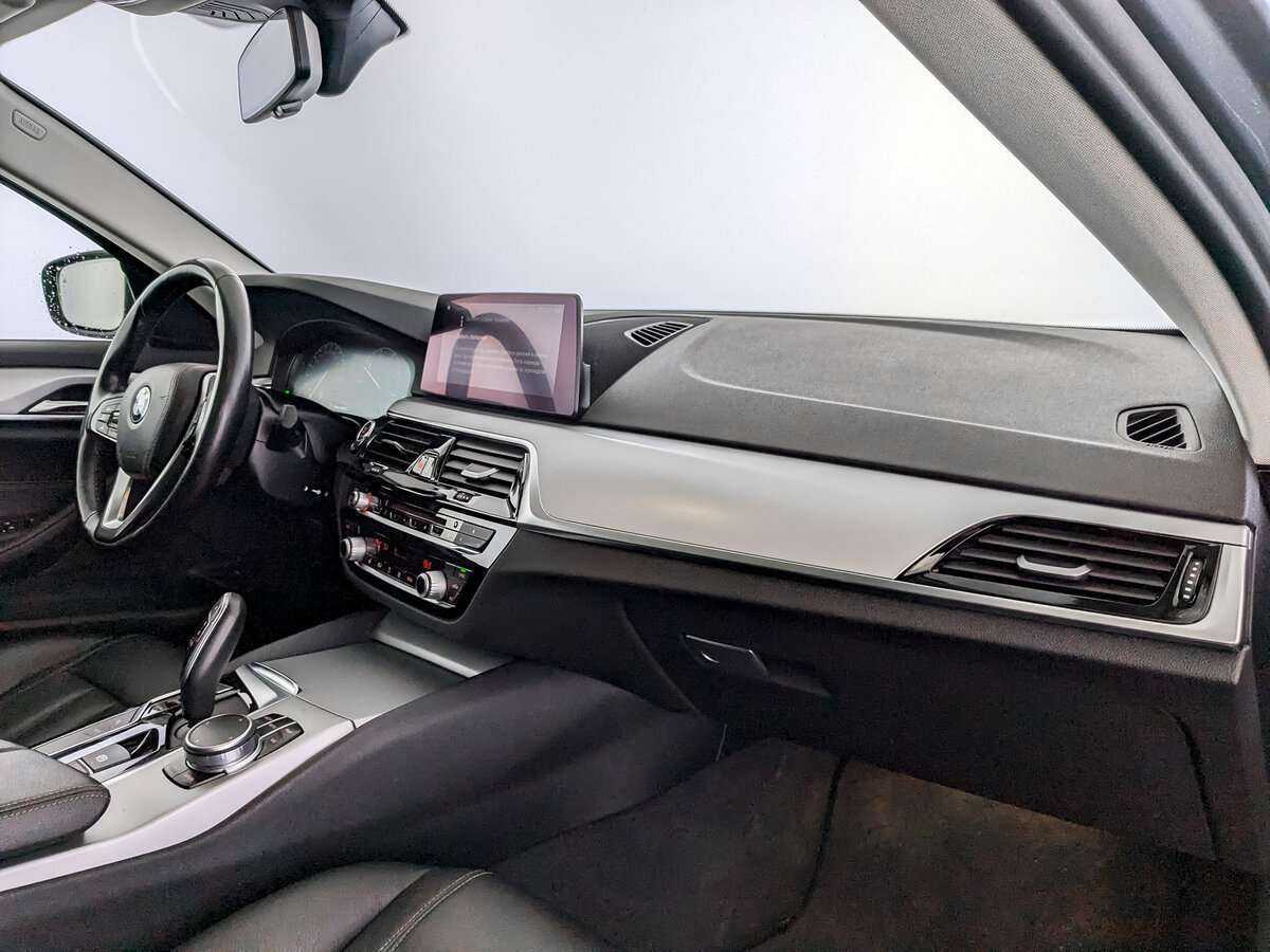 BMW 5 серии 2019 года с пробегом. Фото: #8