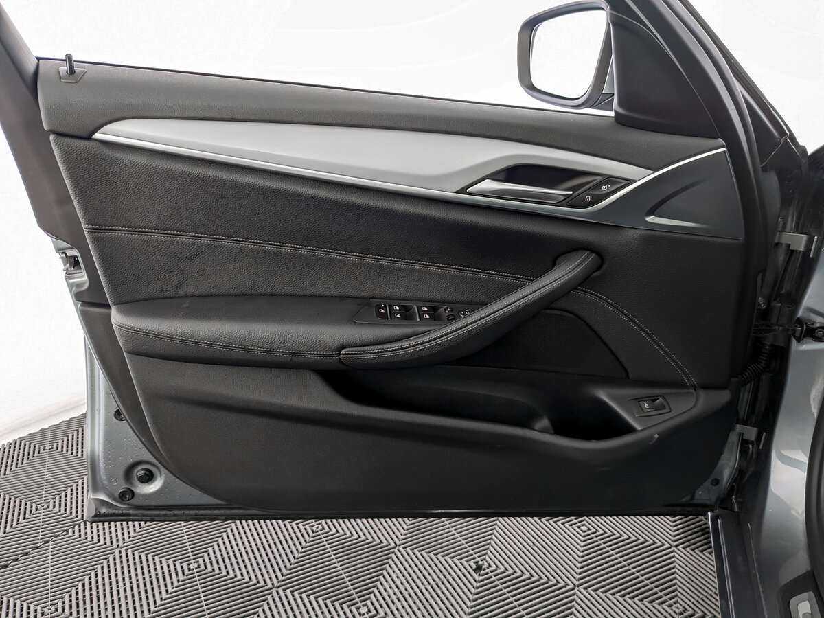 BMW 5 серии 2019 года с пробегом. Фото: #14