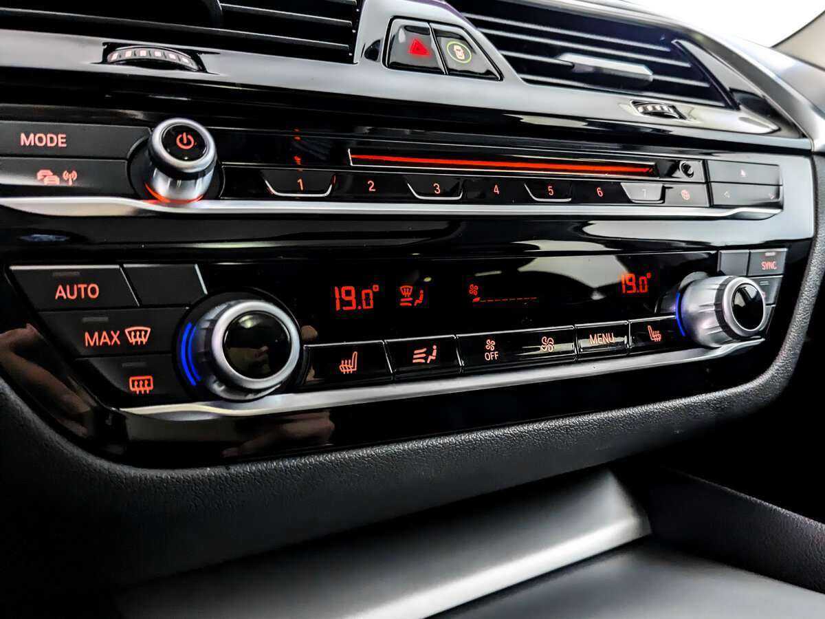 BMW 5 серии 2019 года с пробегом. Фото: #21