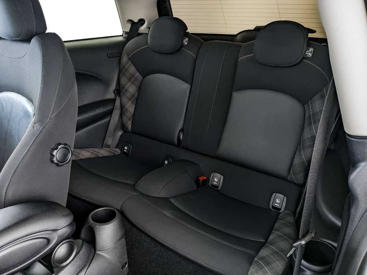 Mini Hatch 2017 года с пробегом. Фото: #13