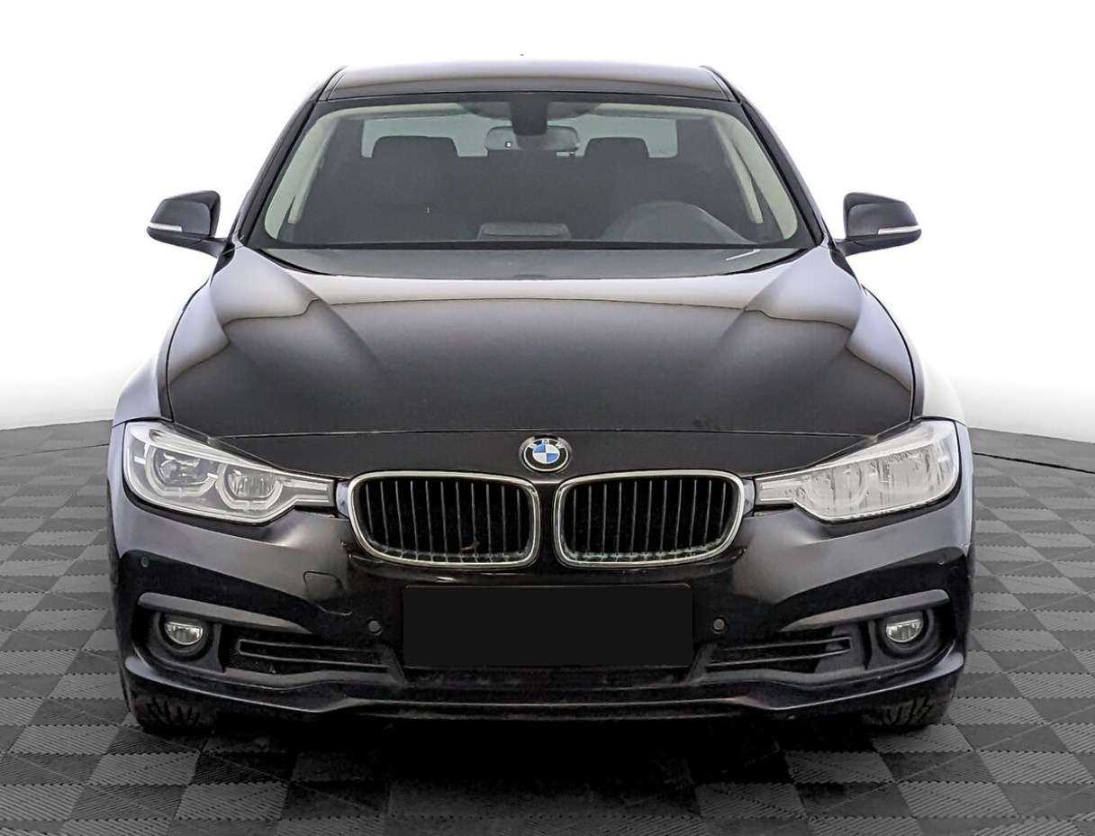BMW 3 серии 2018 года с пробегом. Фото: #1