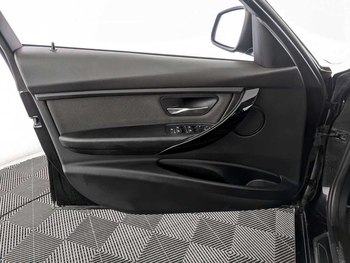 BMW 3 серии 2018 года с пробегом. Фото: #14