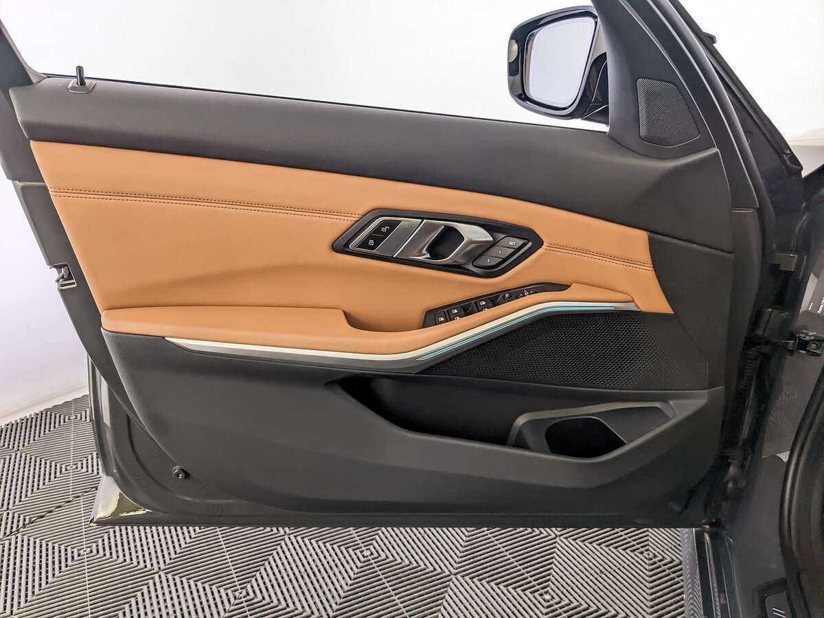 BMW 3 серии 2022 года с пробегом. Фото: #14