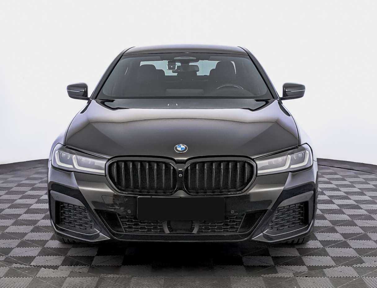 BMW 5 серии 2021 года с пробегом. Фото: #1