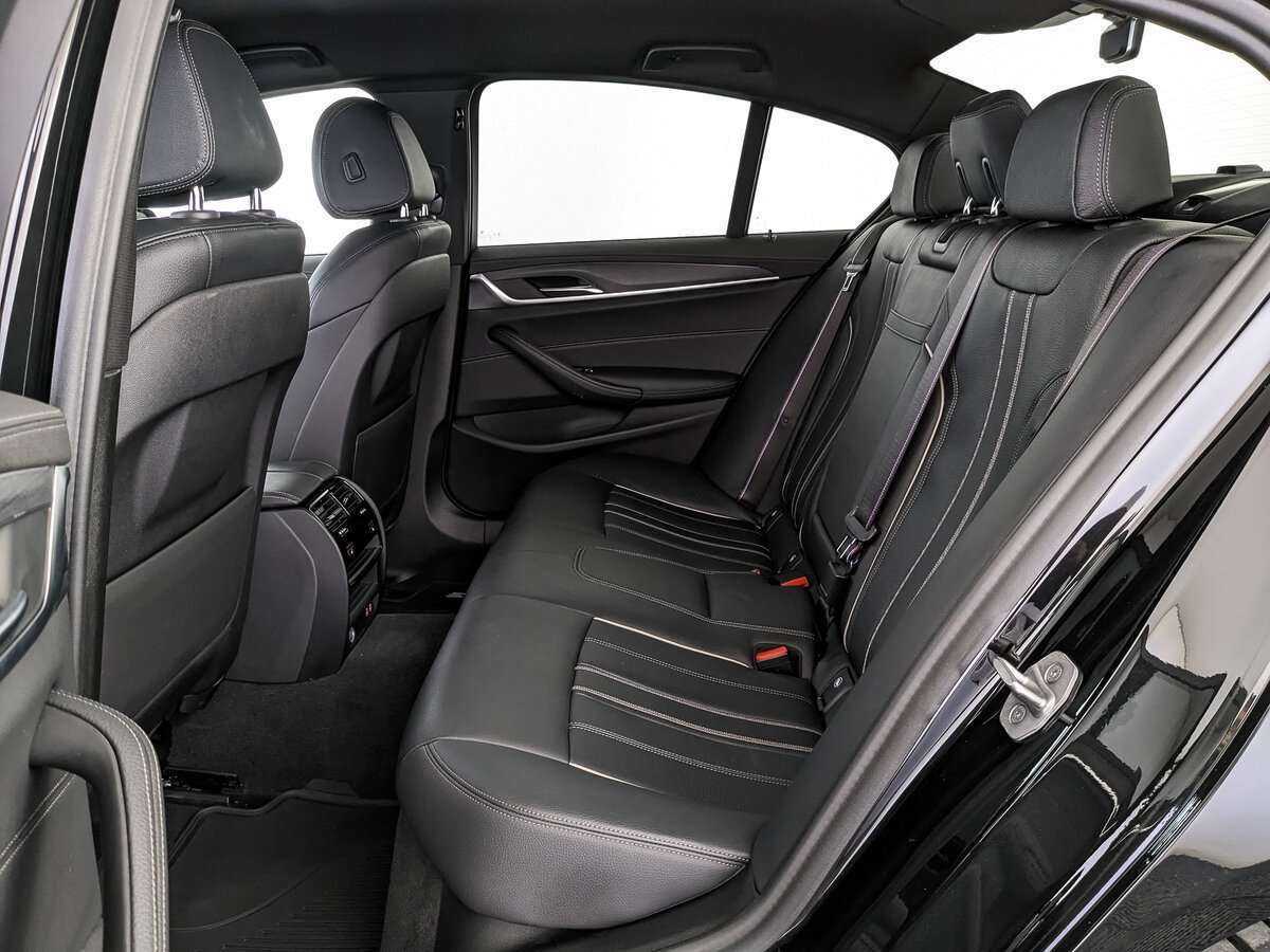 BMW 5 серии 2021 года с пробегом. Фото: #12