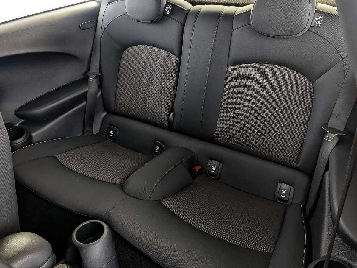 Mini Hatch 2020 года с пробегом. Фото: #12