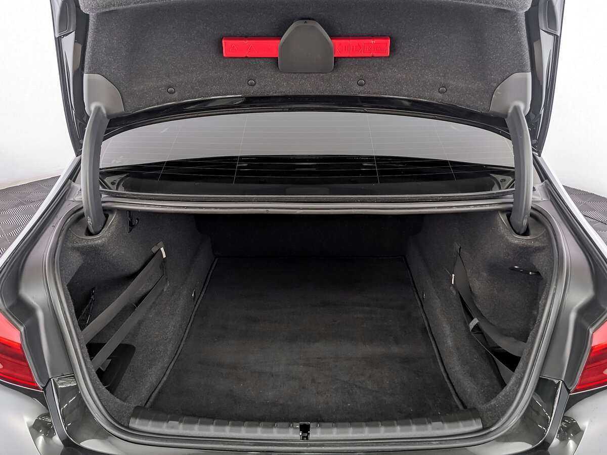 BMW 5 серии 2019 года с пробегом. Фото: #9